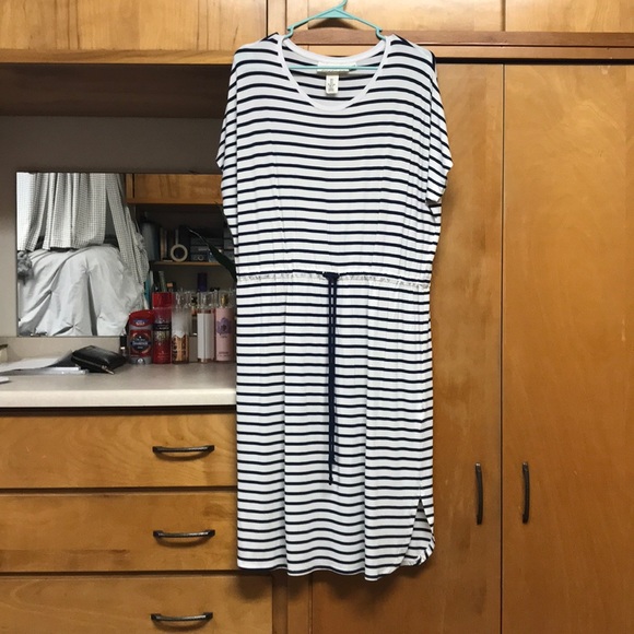 Very lightly used drawstring waist dress - Picture 1 of 4